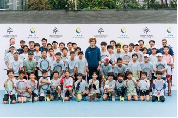 香港赛锦织圭击败卡恰诺夫 菲斯亦顺利晋级下一轮