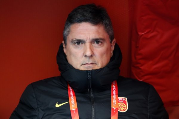 东体：U22国足没表现出能力与指导教练员有关，两套体系塞进一套阵形
