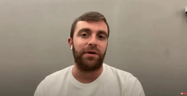 曼联报价亿元追逐德容! 德容想留巴萨未出售